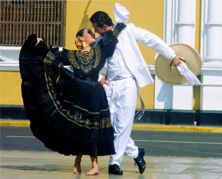 La marinera, nuestro baile por excelencia.